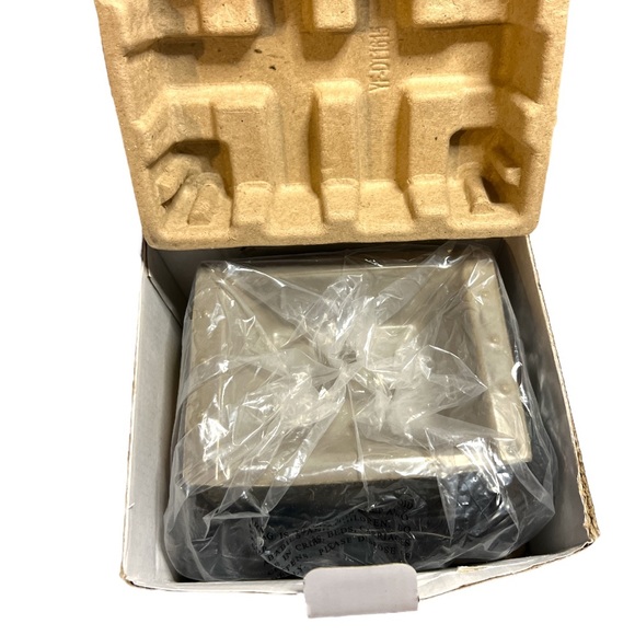 Scentsy Fruit Crate *Retired* Wax Warmer - Picture 8 of 10